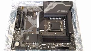 SALE OUT. GIGABYTE Z790 UD AX 1.0 M/B, REFURBISHED, WITHOUT MANUALS | Z790 UD AX 1.0 M/B | Processor family Intel | Processor socket LGA1700 | DDR5 DIMM | Memory slots 4 | Supported hard disk drive interfaces 	SATA, M.2 | Number of SATA connectors 6 | Chipset Intel Z790 Express | ATX | REFURBISHED, WITHOUT MANUALS