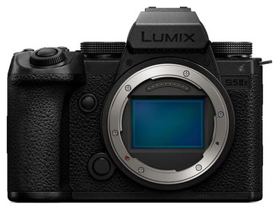 Panasonic Lumix DC-S5IIX + 24-105mm F4