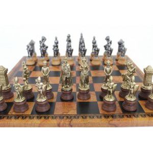 Marija Stiuart: Metalinės/Medinės šachmatų figūros su dirbtinės odos šachmatų lenta N°219