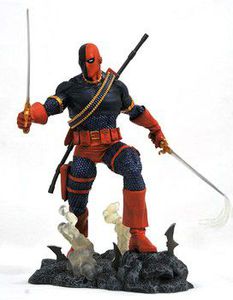 DC Gallery: Deathstroke statula | 24 cm