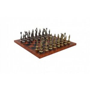 NAPOLEONAS: Metaliniai šachmatai su rudai juoda dirbtinės odos žaidimo lenta N°159