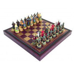 RUSAI PRIEŠ MONGOLUS: rankomis spalvinti šachmatai su žaidimo lenta ir dėže + ŠAŠKĖS