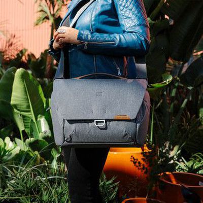 Peak Design shoulder bag Everyday Messenger V2 13L, ash