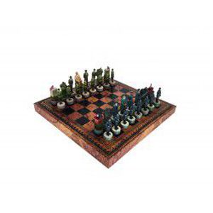 II PASAULINIS KARAS: rankomis spalvinti šachmatai su žaidimo lenta + dėžė + ŠAŠKĖS