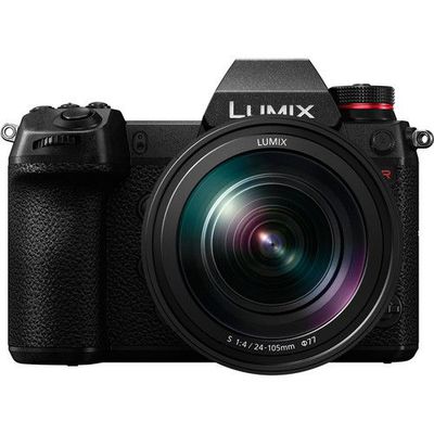 Panasonic Lumix DC-S1R + 24-105mm f4 Macro OIS Lens