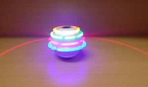 Stebuklingas vilkelis suktukas - kamuolys su LED